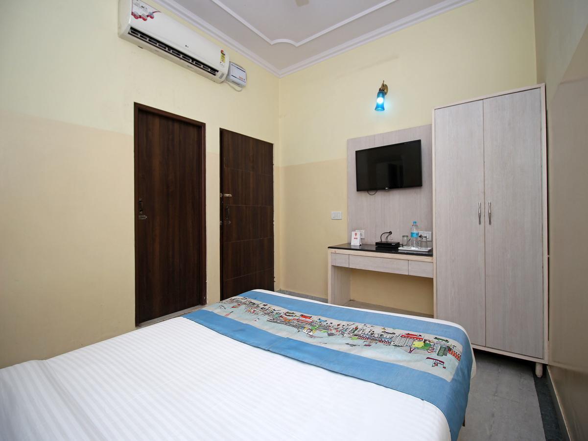 Oyo 1143 Hotel Rdb Palace Jaipur