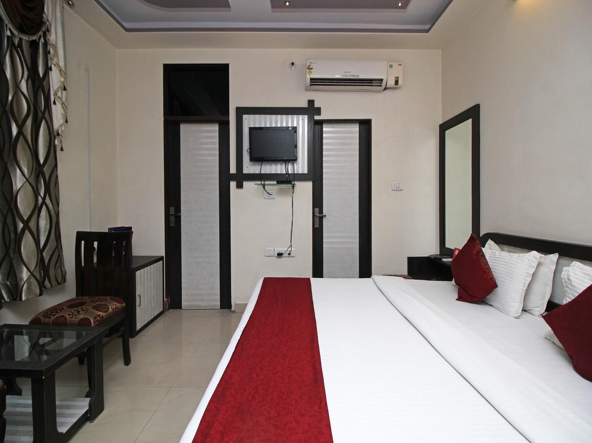 Hotel Oyo 8936 Near Wtp Mall 3*