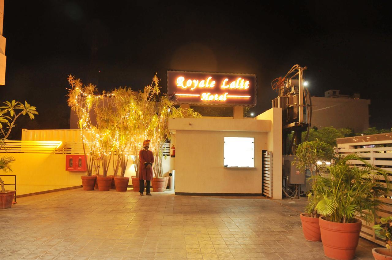 Royale Lalit Hotel 3*