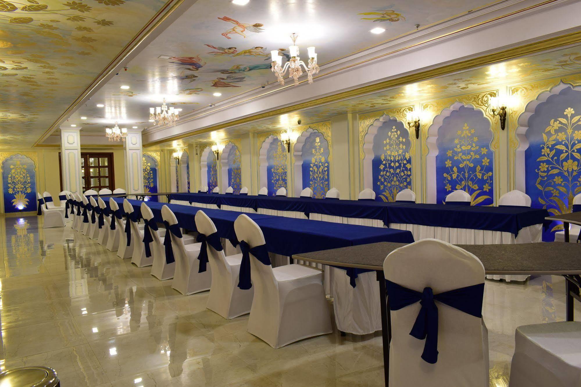 Resort Umaid Haveli-a Heritage Style &