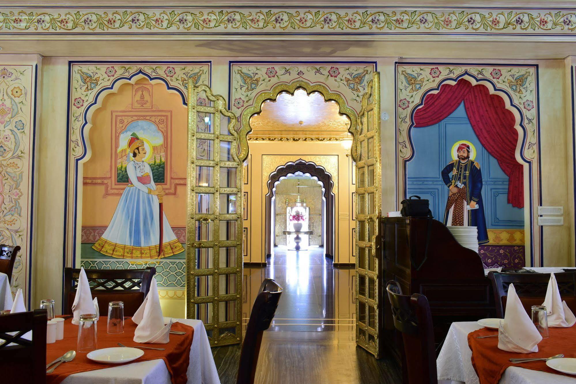 Umaid Haveli-a Heritage Style & 4* Jaipur
