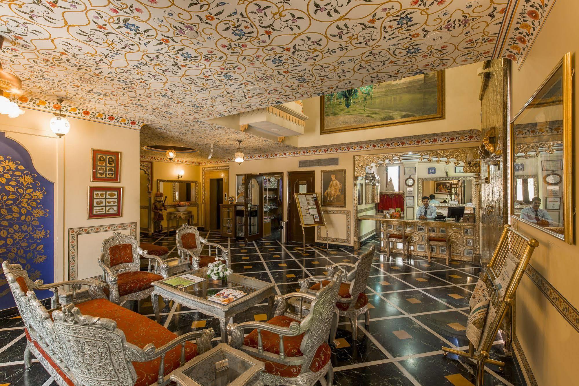 Hotel Umaid Mahal - A Heritage Style Boutique 4*