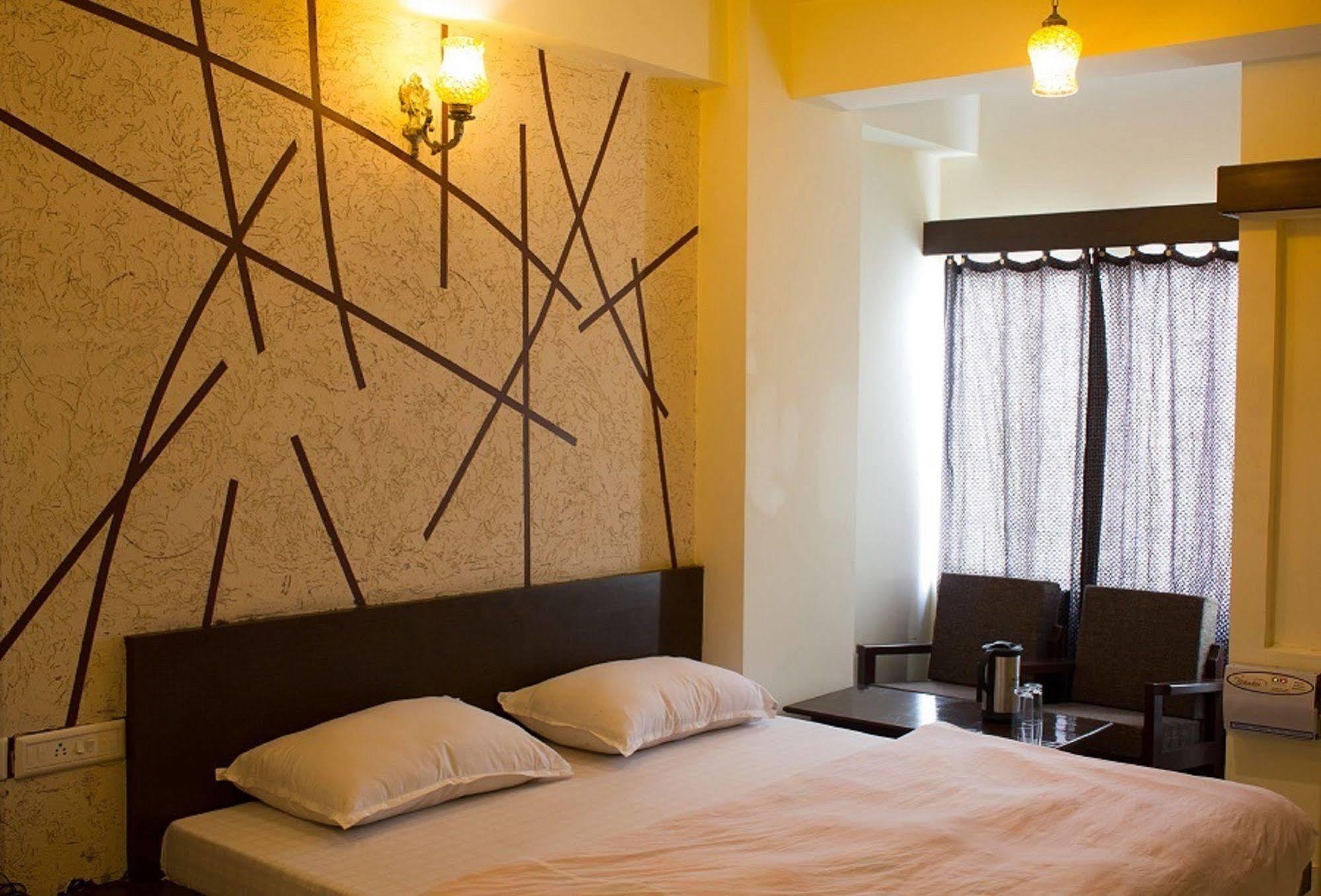 Hotel Holiday Home 2*