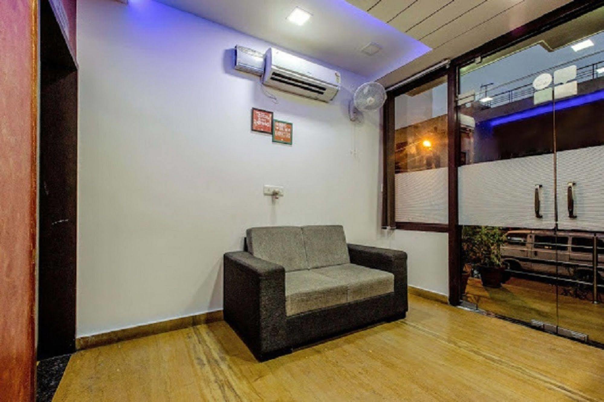 Hotel Hotel Holiday Home 2*
