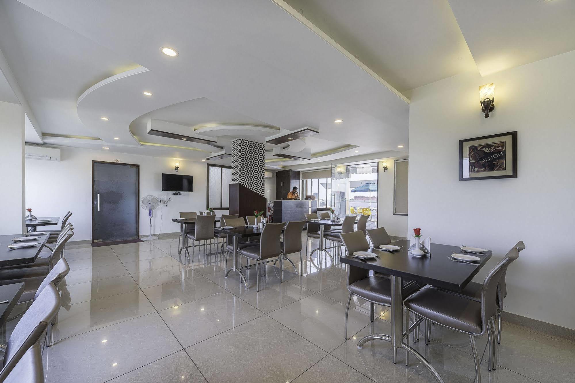 Inn Treebo Signature Malviya Nagar Jaipur