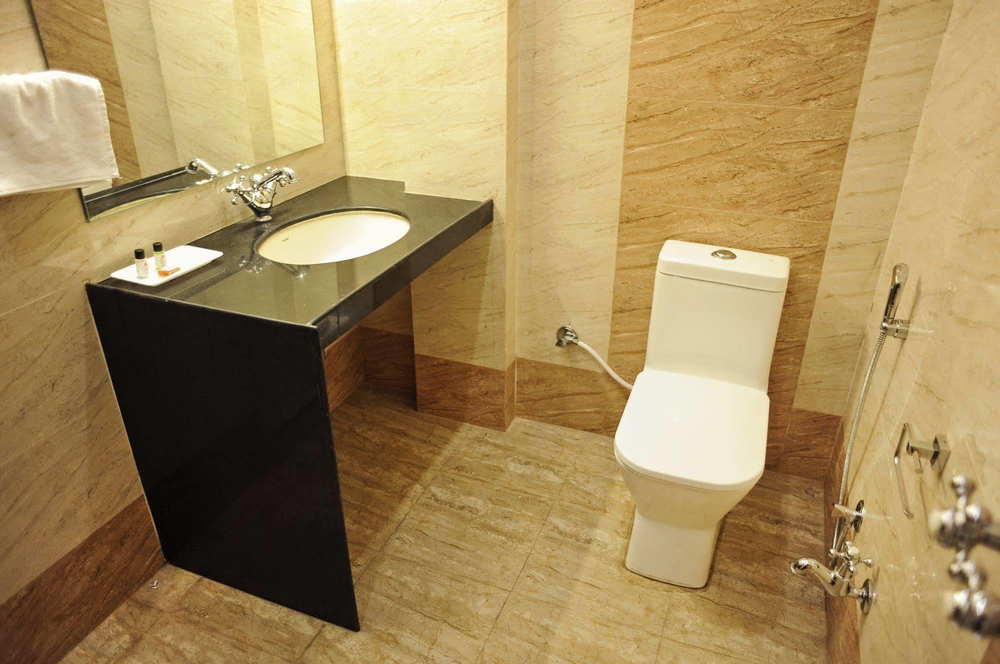 Hotel Raj Regency 3*