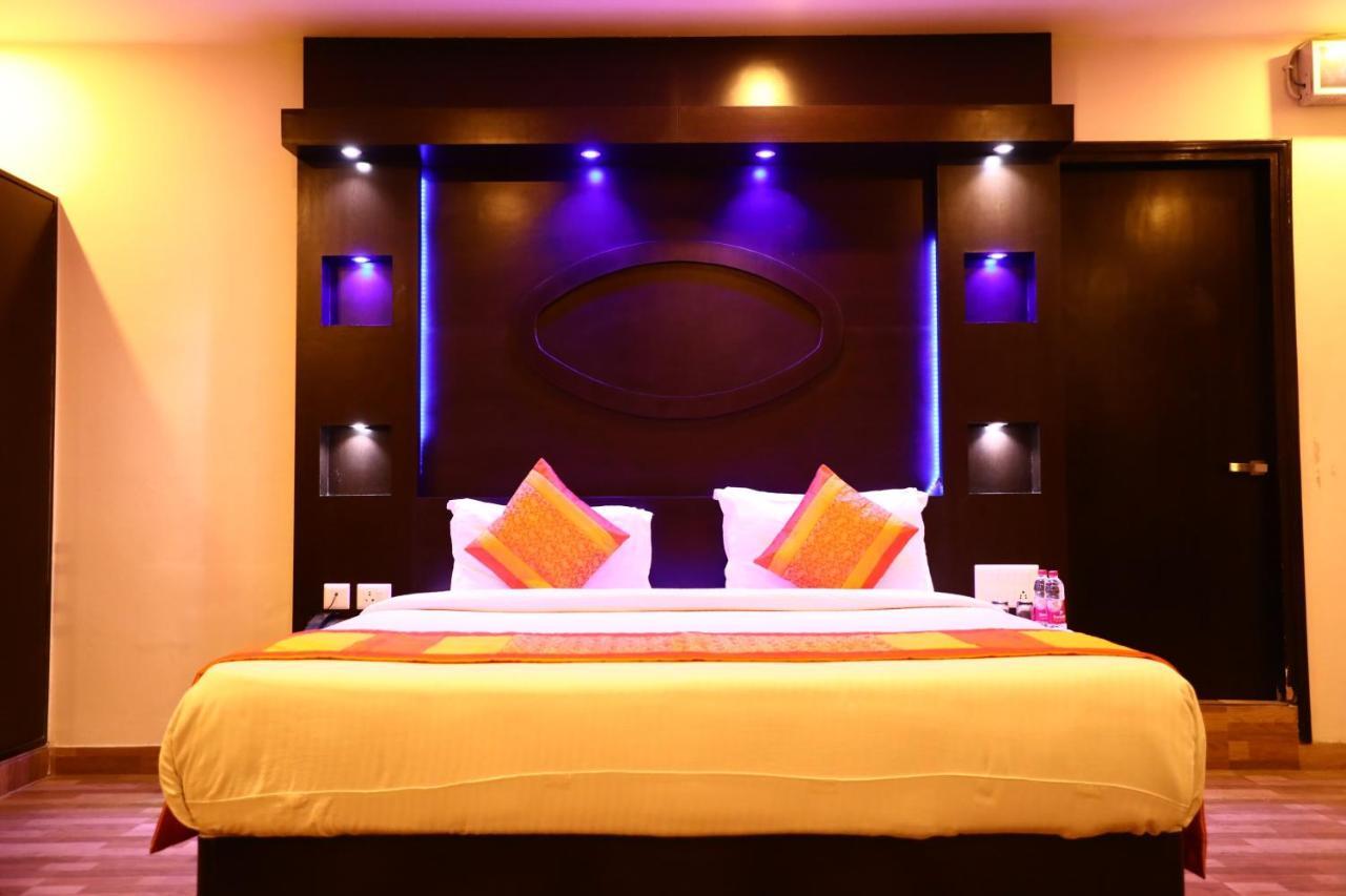 Om Palace Ajmer Road Hotel