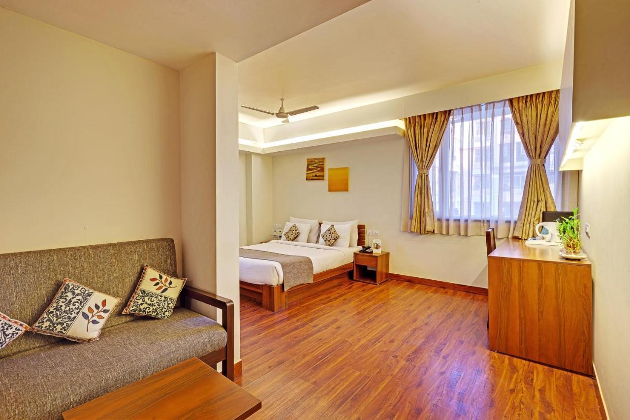 Whispering Palms Hotel 3*