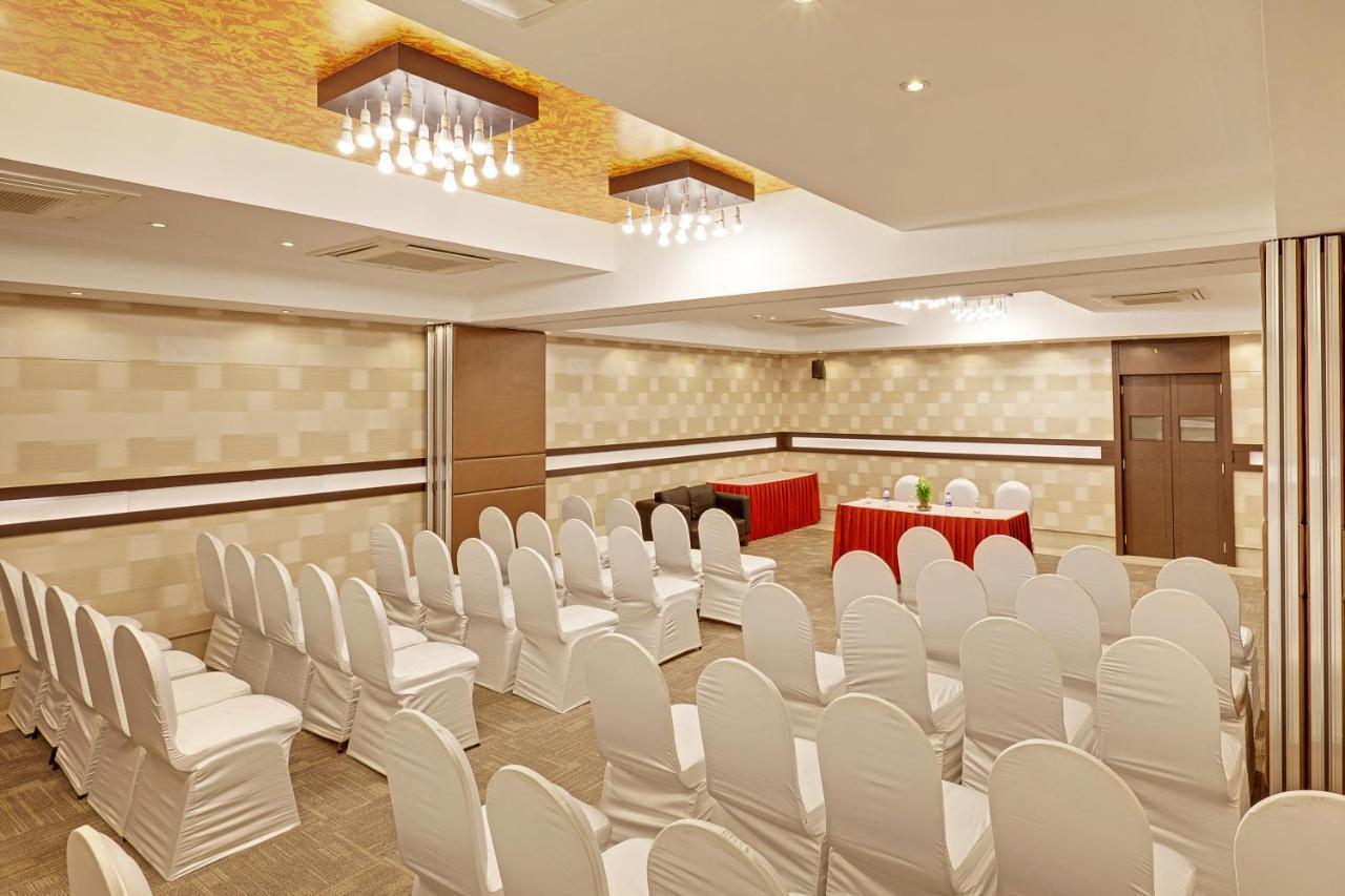 Whispering Palms Hotel 3*
