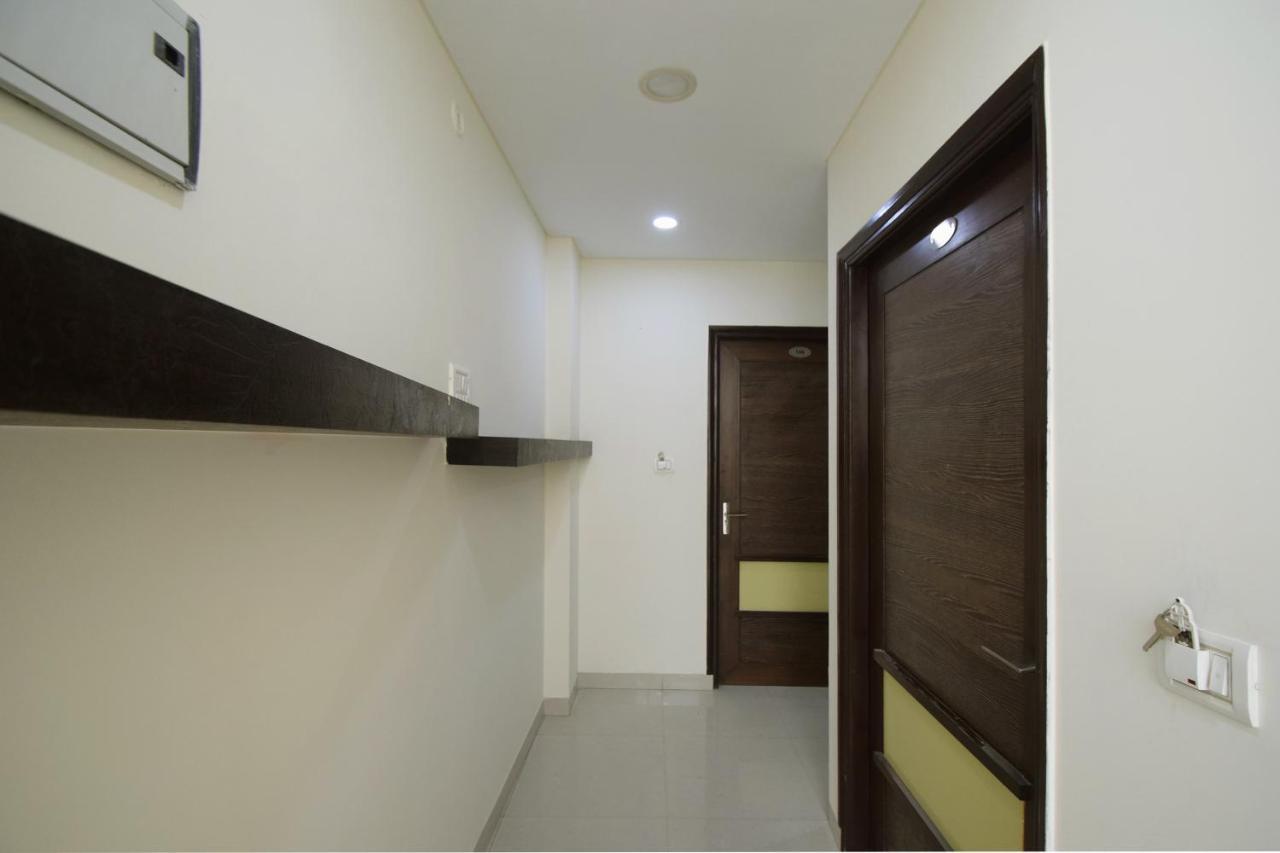 Hotel Oyo 23358 Royal 3*