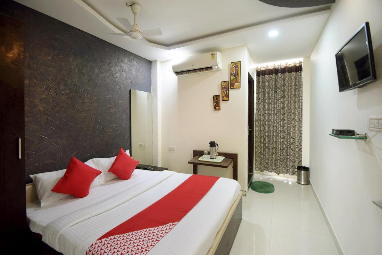 Oyo 23358 Royal Hotel Jaipur