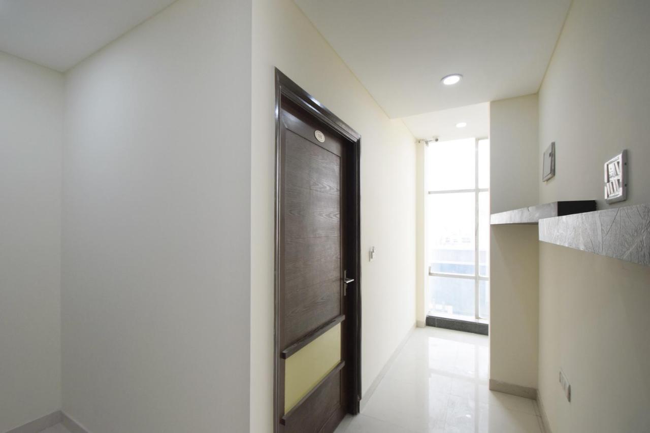 Oyo 23358 Royal Hotel