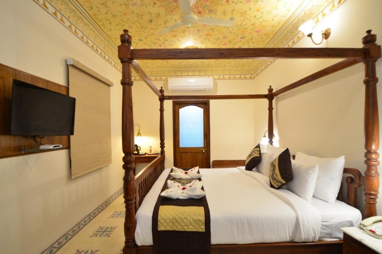 Nirbana Palace - A Heritage And 4*
