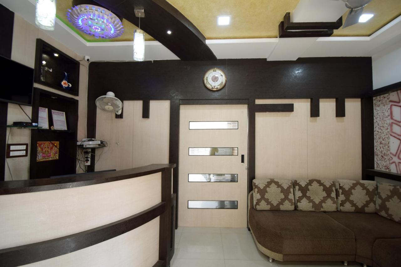Oyo 23358 Royal Hotel