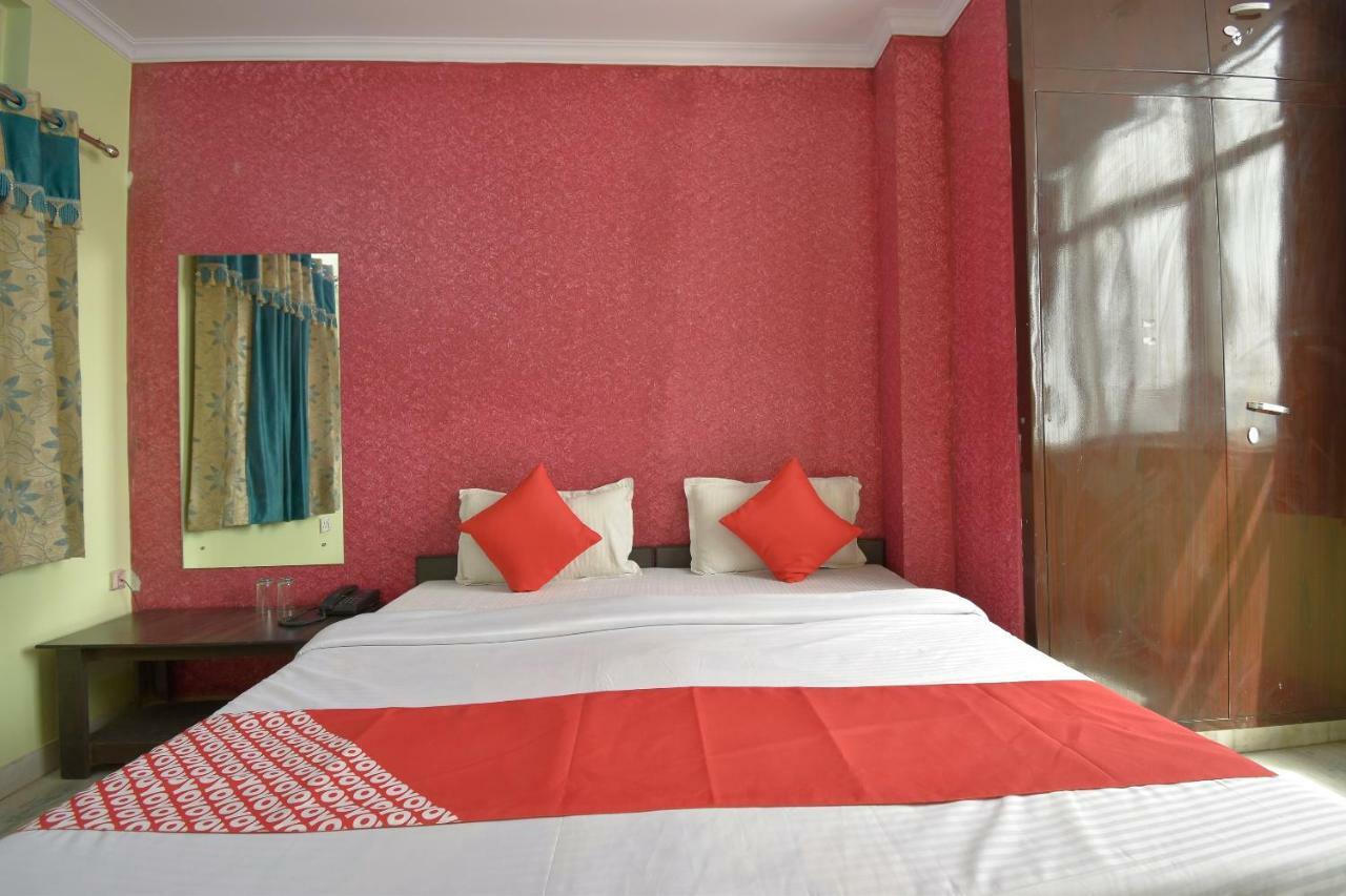 Hotel Fabhotel Golden Leaf I