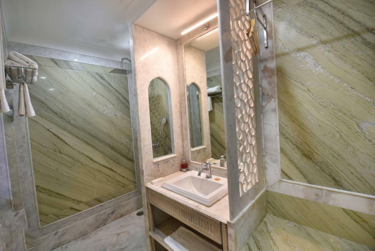 Nirbana Palace - A Heritage And 4* Jaipur