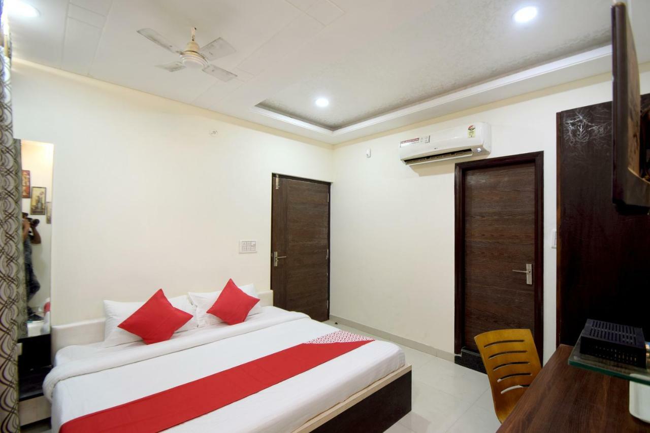 Hotel Oyo 23358 Royal