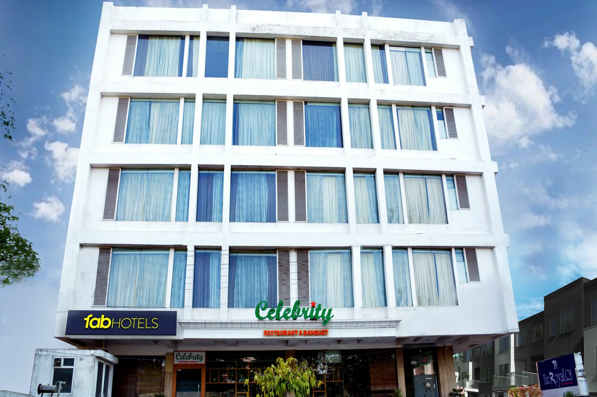 Fabhotel Royal Cm Bani Park Hotel