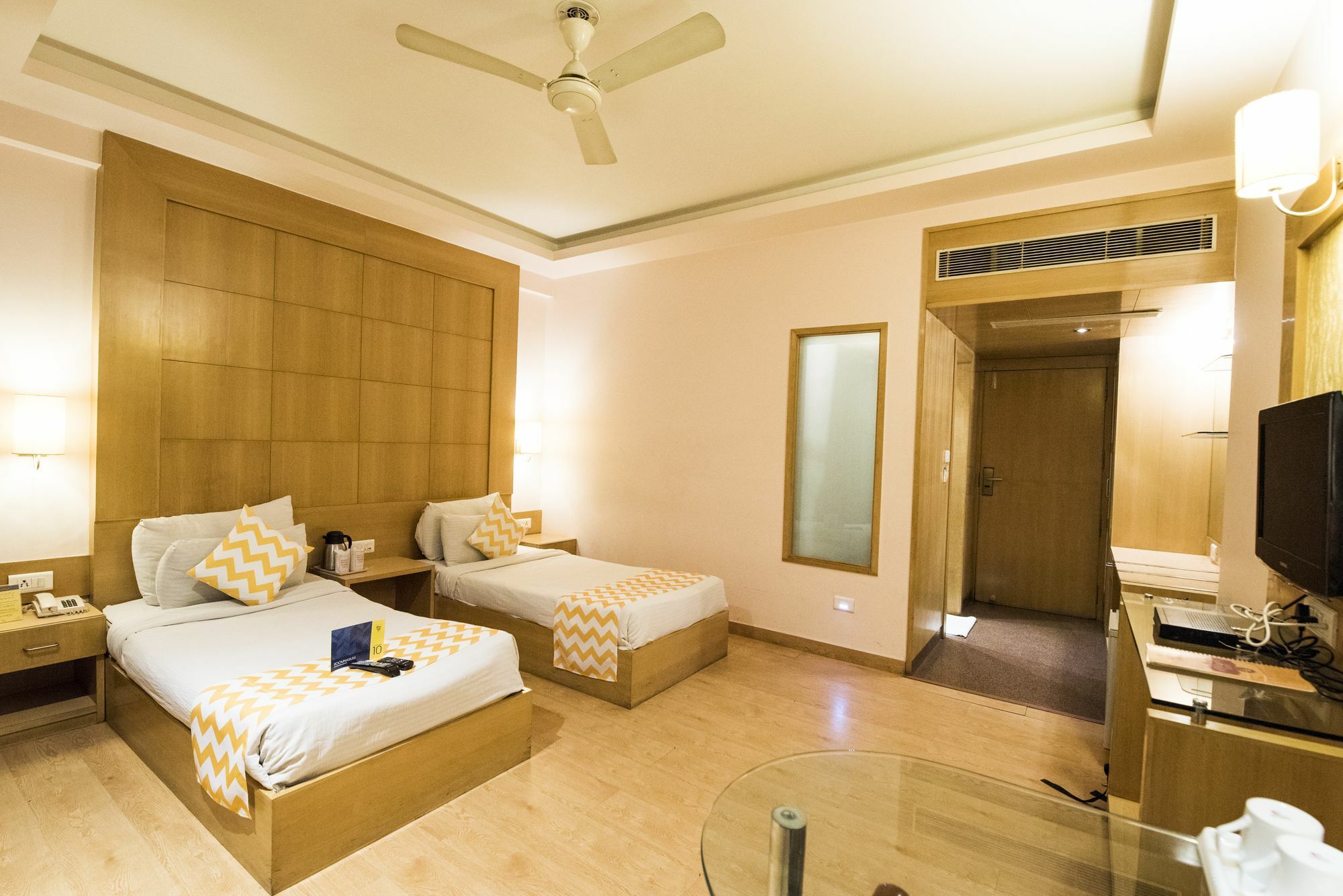 Fabhotel Royal Cm Bani Park Hotel