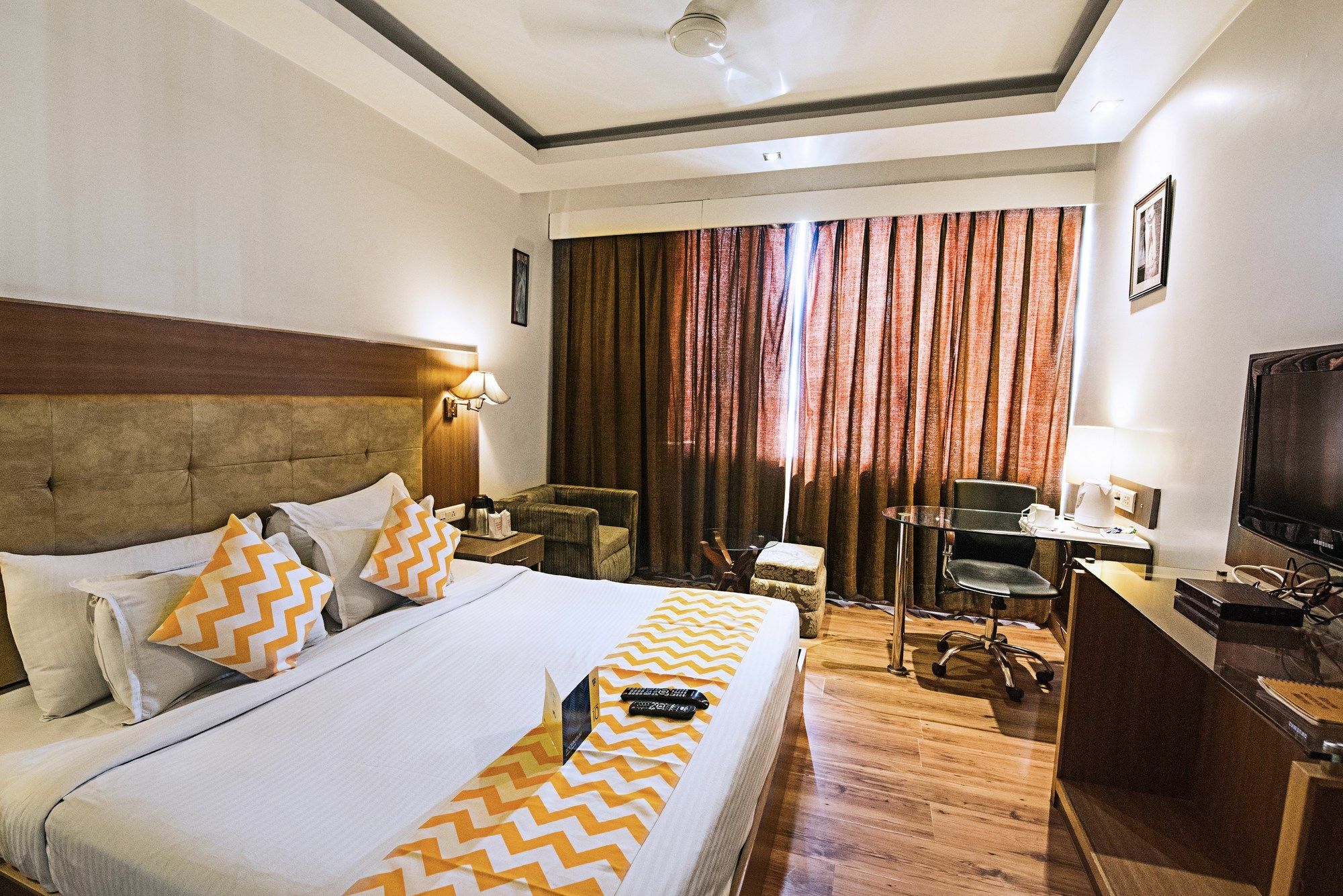 Fabhotel Royal Cm Bani Park Jaipur