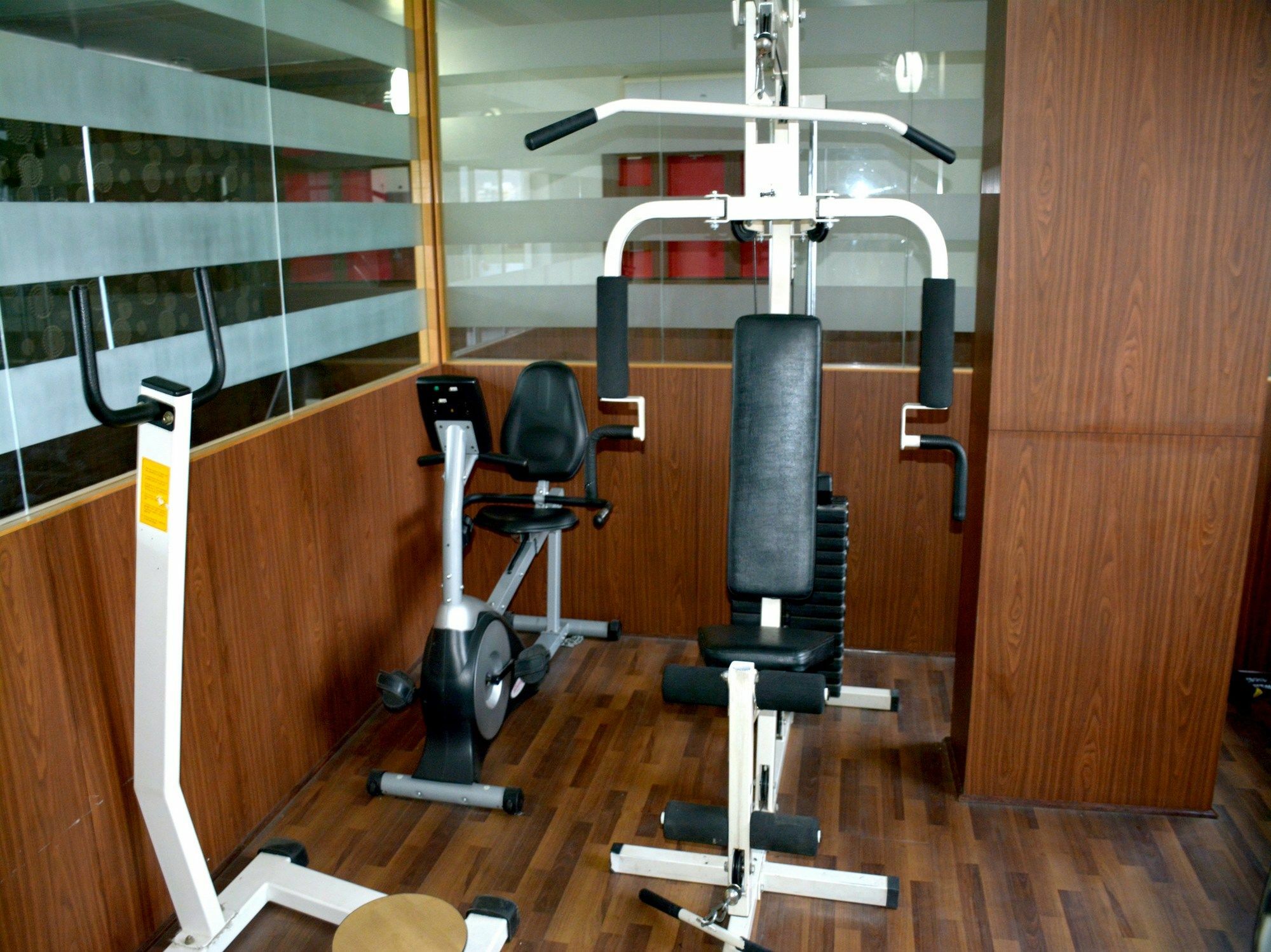 Fabhotel Royal Cm Bani Park Hotel 3*