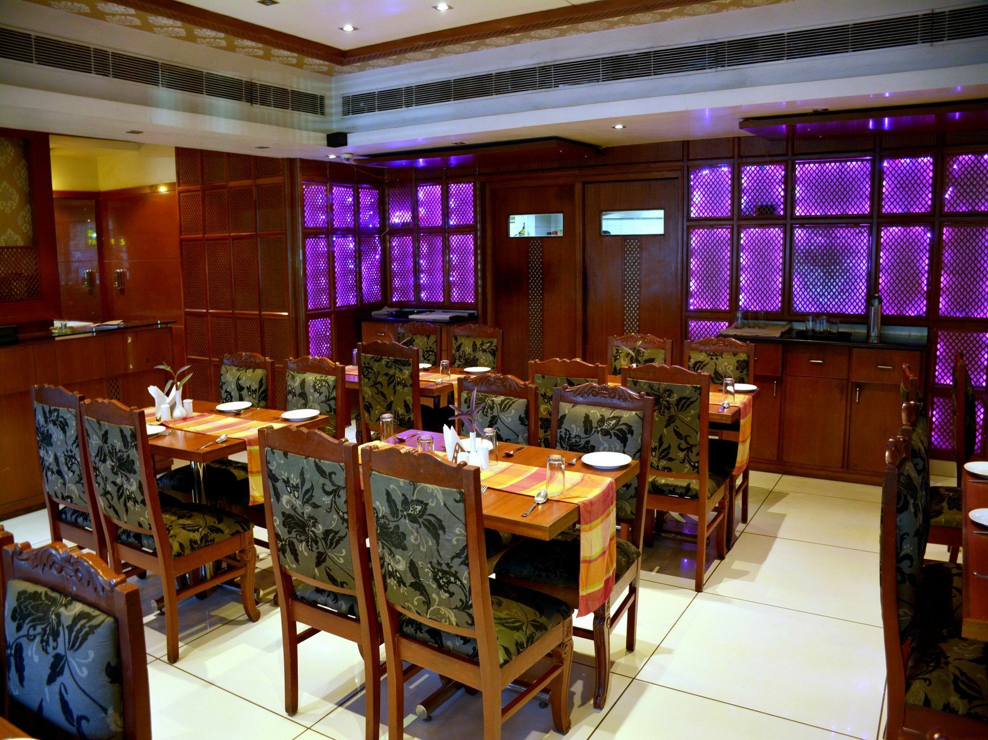 Fabhotel Royal Cm Bani Park Hotel 3*