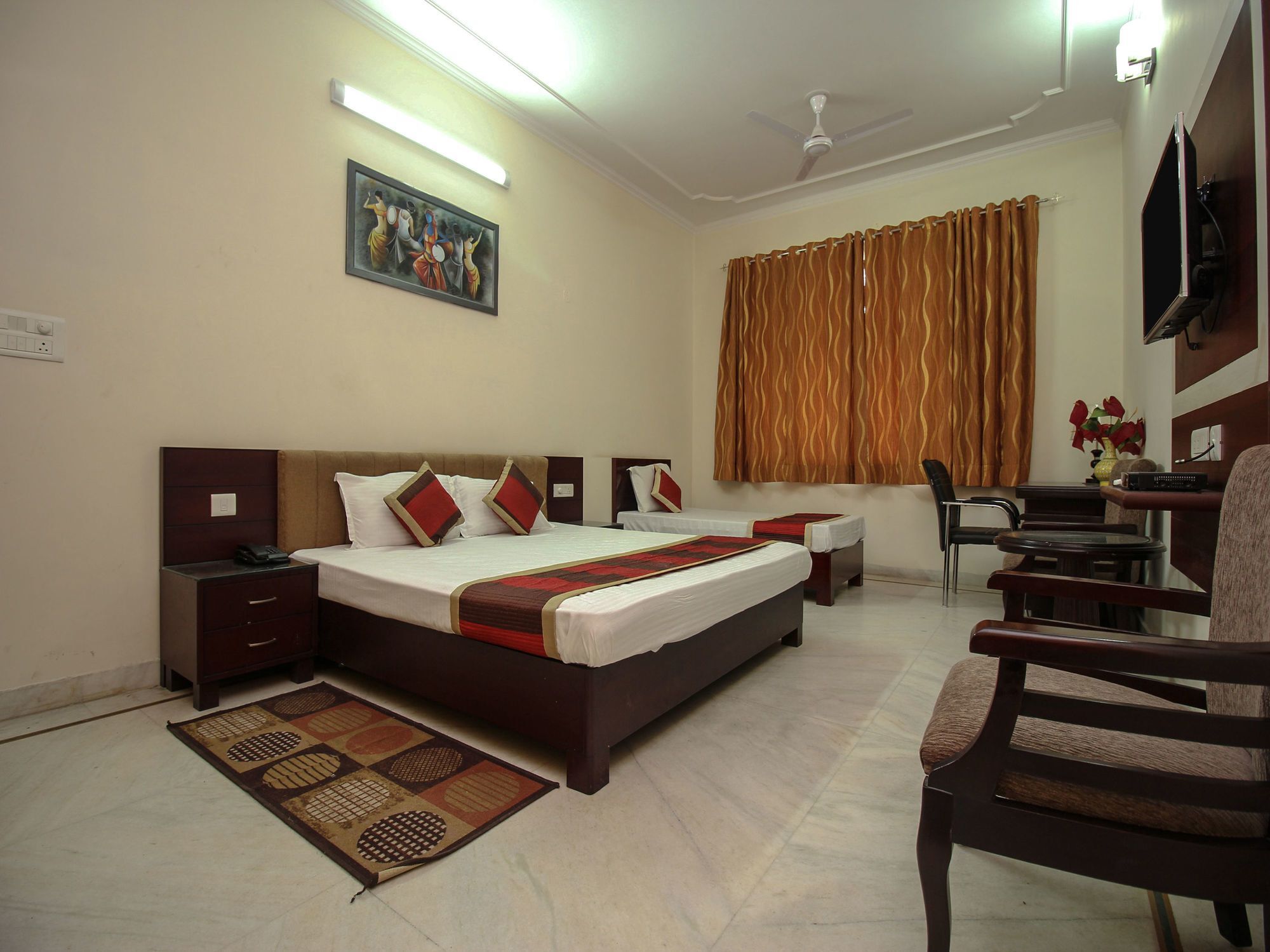 Oyo Flagship 16382 Sinjara Hotel 3*