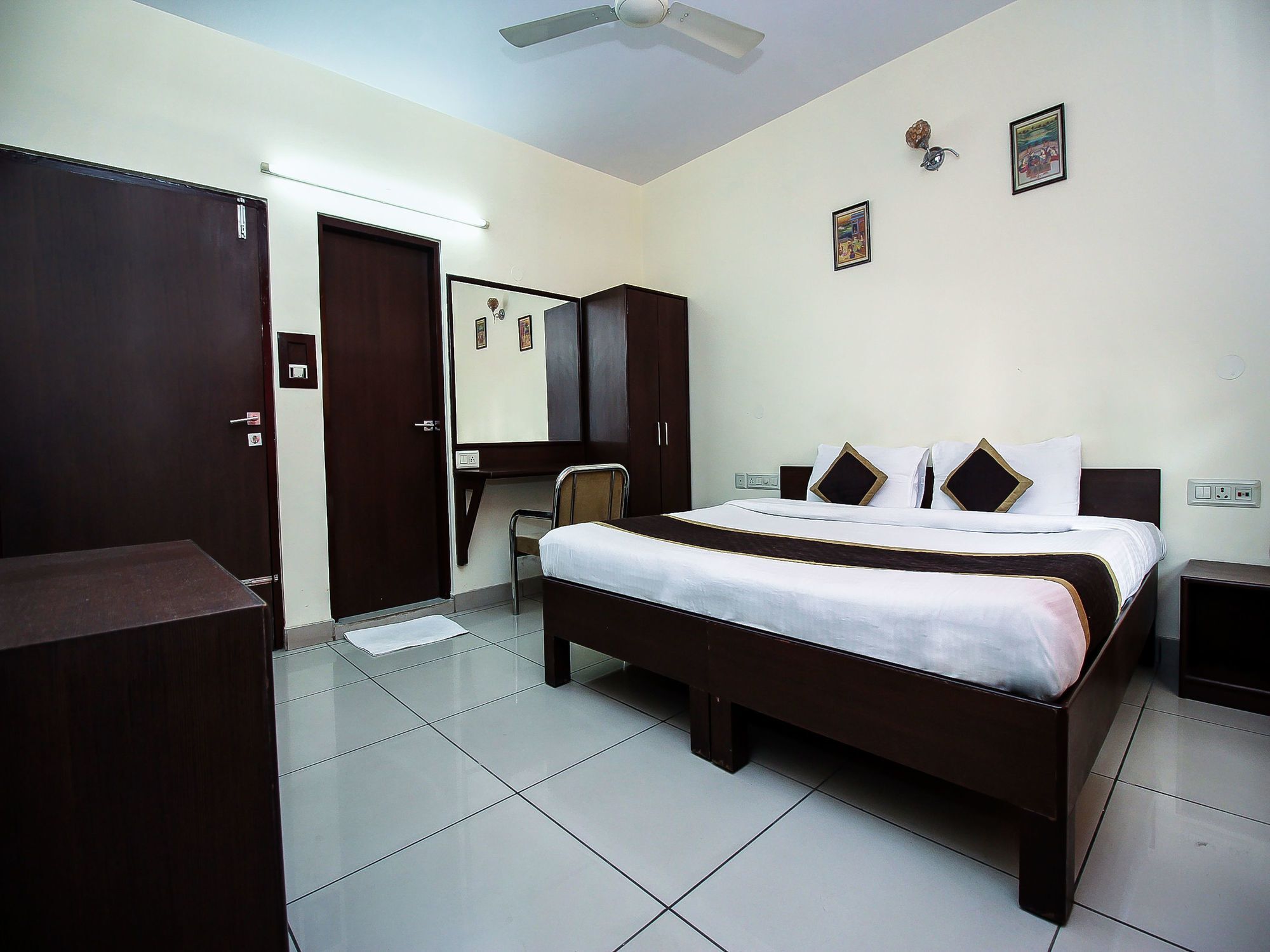 Hotel Oyo Flagship 16382 Sinjara Jaipur