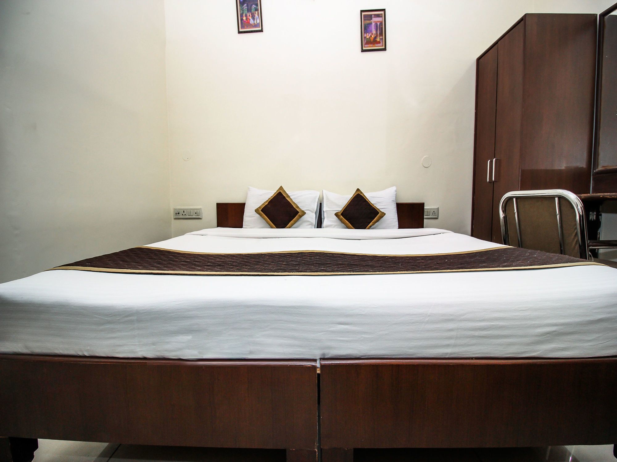 Oyo Flagship 16382 Sinjara 3* Jaipur
