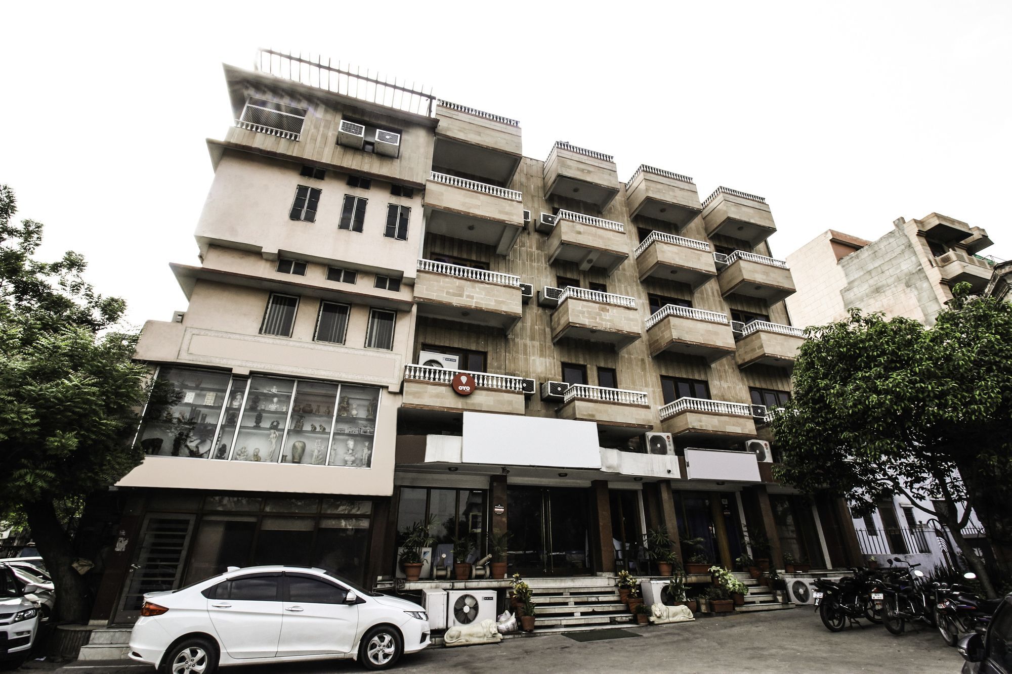 Oyo 2428 C Scheme Hotel