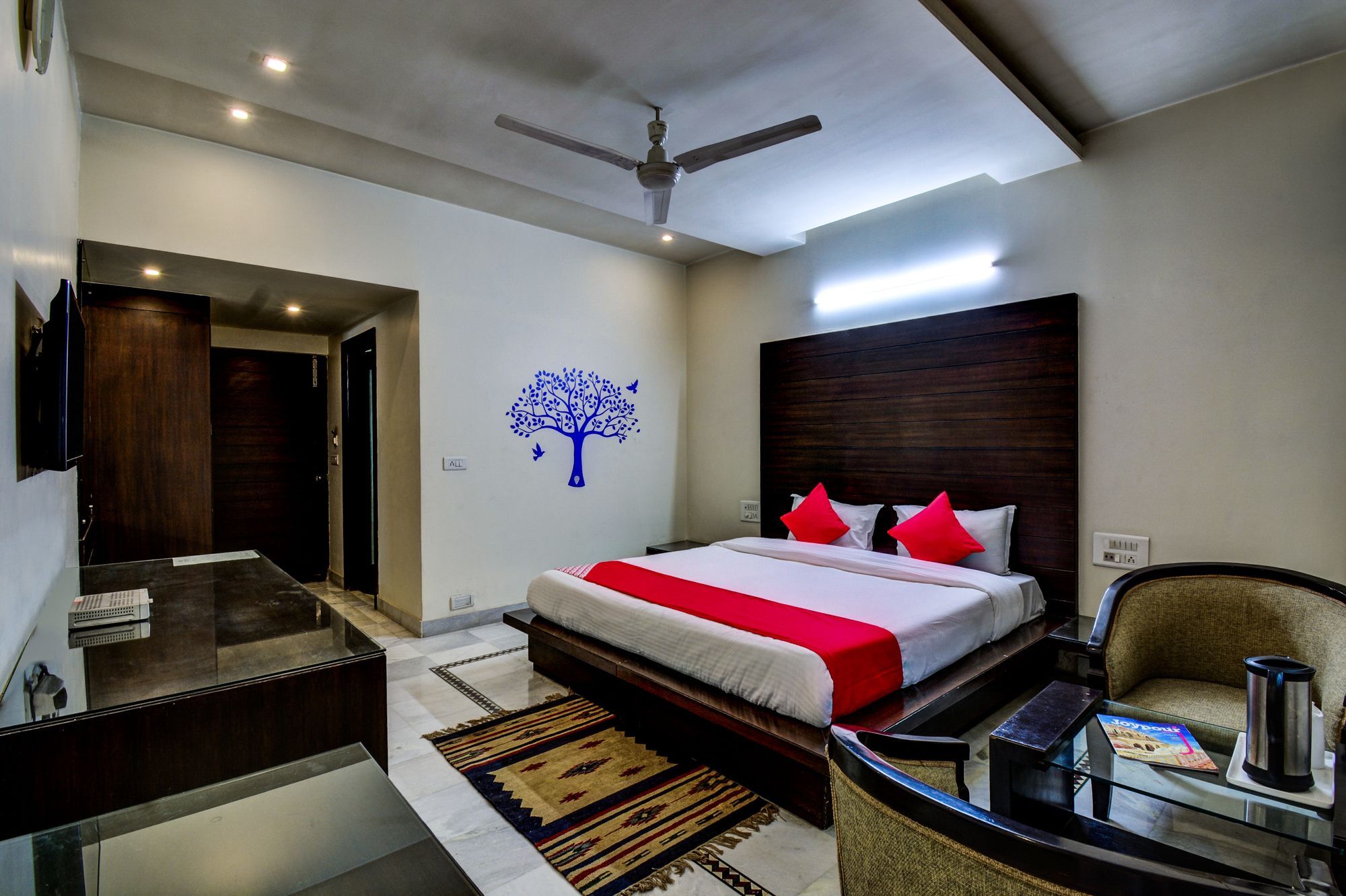 Oyo 2428 C Scheme Hotel